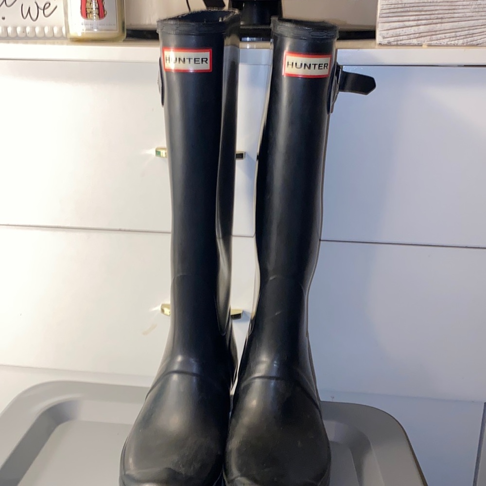 black hunter boots